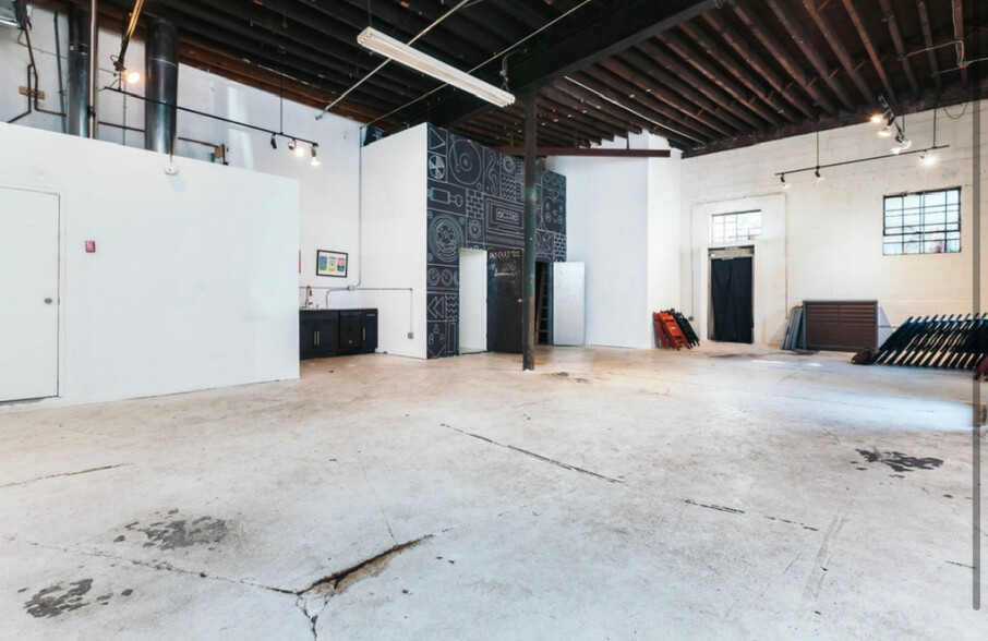 58 S 6th St, Brooklyn, NY for rent - Interior Photo - Image 2 of 7