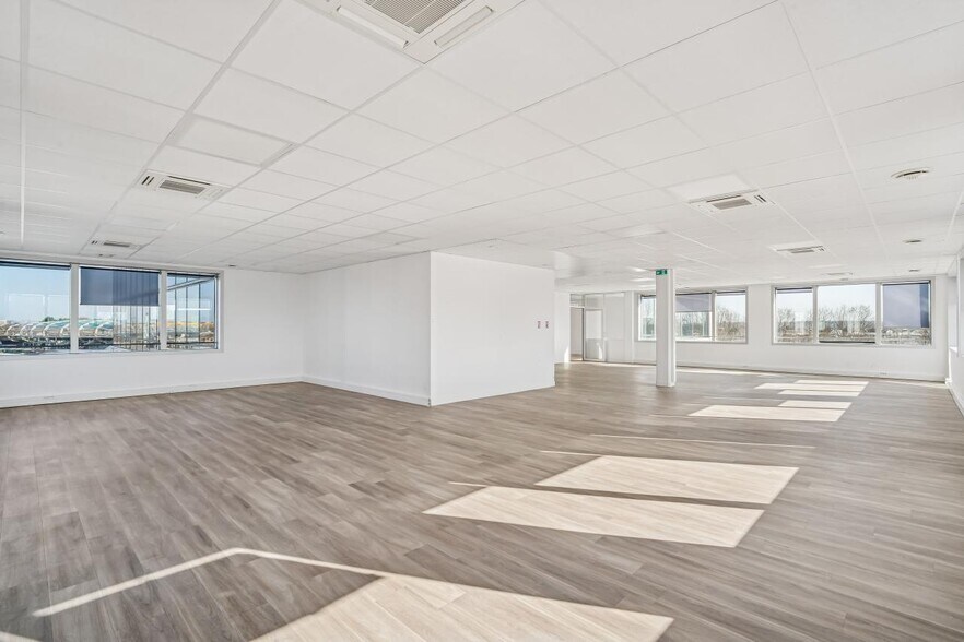 Office in Villepinte to rent - Interior Photo - Image 2 of 14