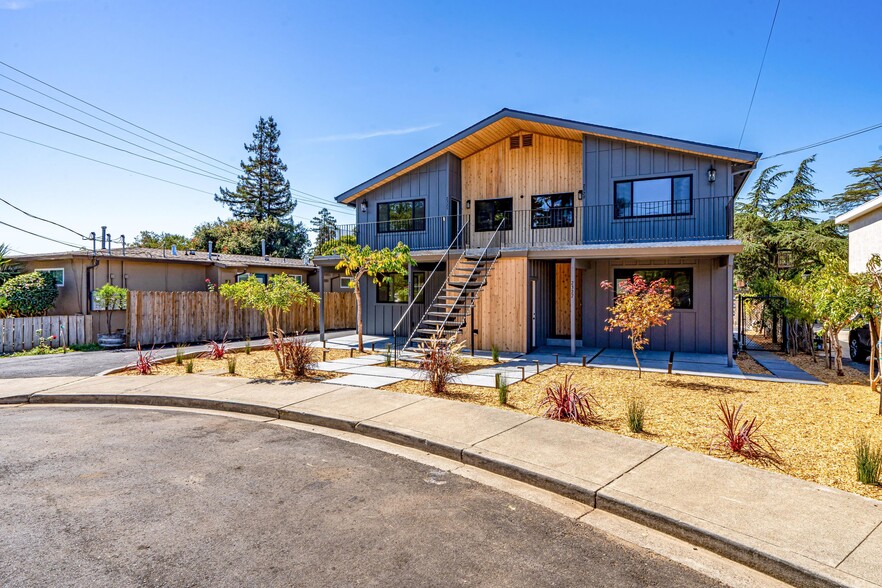 2321 Adrian St, Napa, CA for sale - Building Photo - Image 2 of 11