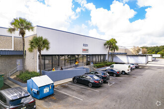 9201 King Palm Dr, Tampa, FL for rent Building Photo- Image 1 of 11