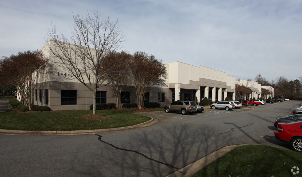 1400 Northbrook Pkwy, Suwanee, GA for rent - Building Photo - Image 1 of 4