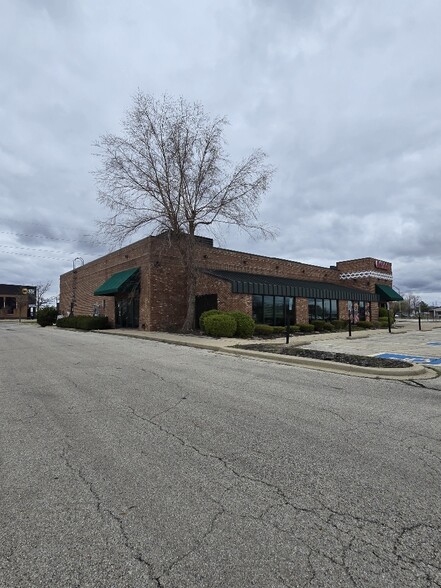 927 S Route 51, Forsyth, IL for rent - Building Photo - Image 1 of 2