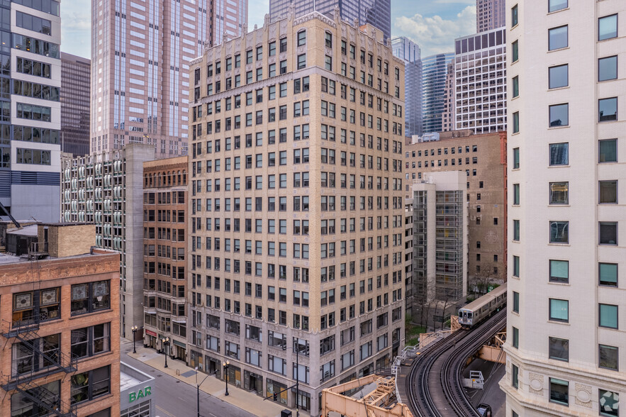 330 S Wells St, Chicago, IL for rent - Building Photo - Image 1 of 20