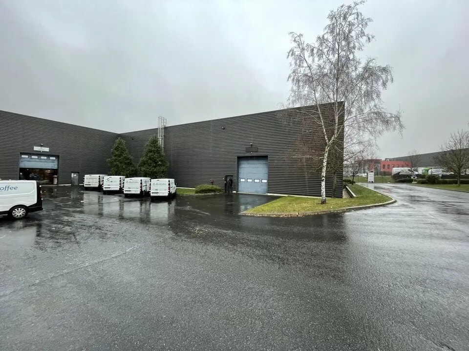 Industrial in Gonesse to rent Building Photo- Image 1 of 8