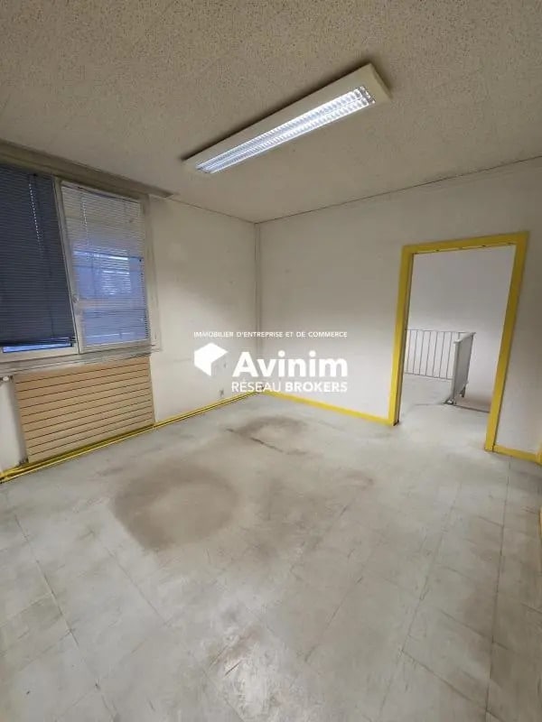 Location Local d'activités 181 m²