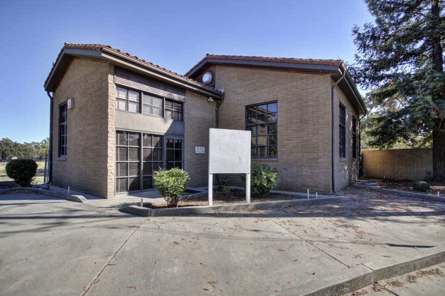 1100 W Chiles Rd, Davis, CA for rent - Building Photo - Image 1 of 26