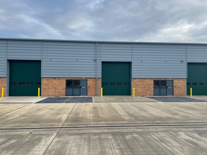 Barby Ln, Rugby to rent - Building Photo - Image 2 of 10
