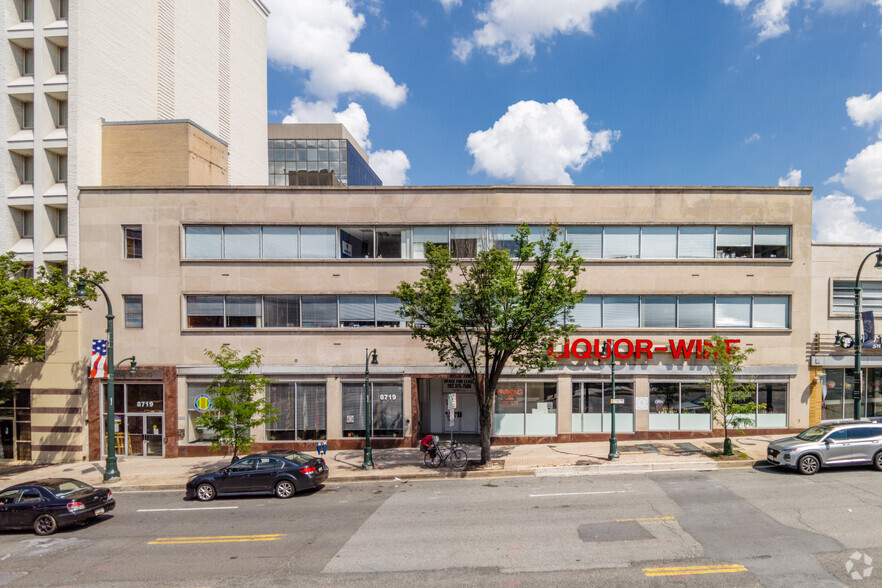 8715-8719 Colesville Rd, Silver Spring, MD for rent - Building Photo - Image 2 of 6