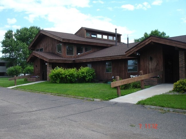 More details for 1826 Tower Dr W, Stillwater, MN - Office to Rent