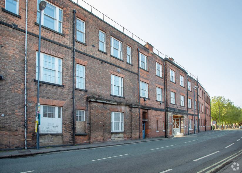 Railway Ter, Derby for rent - Building Photo - Image 2 of 2