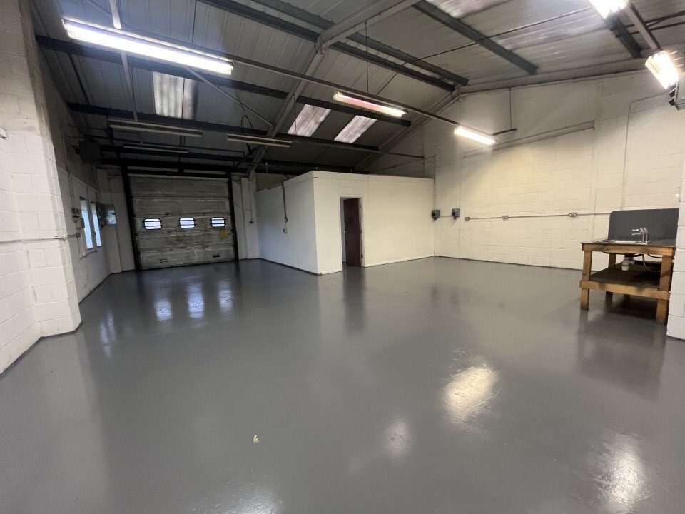 Chestnut Crescent, Bassingham to rent Interior Photo- Image 1 of 4