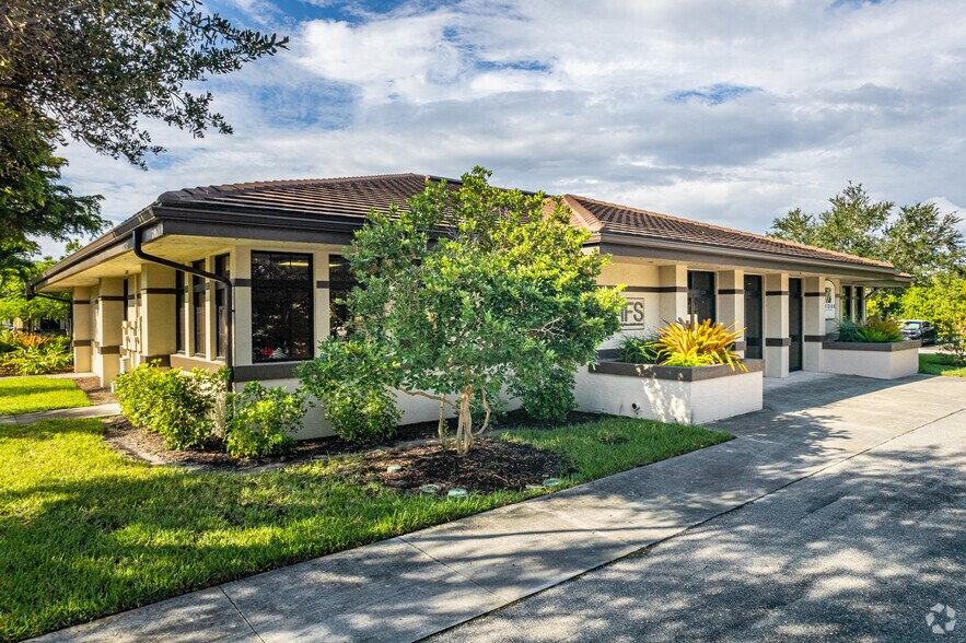 13710 Six Mile Cypress Pky, Fort Myers 33912