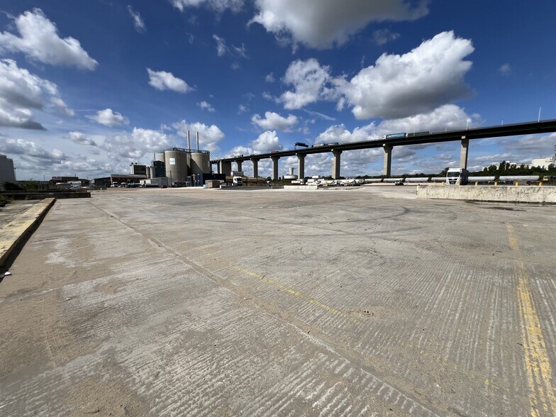 Oliver Close, Grays for sale - Building Photo - Image 1 of 1