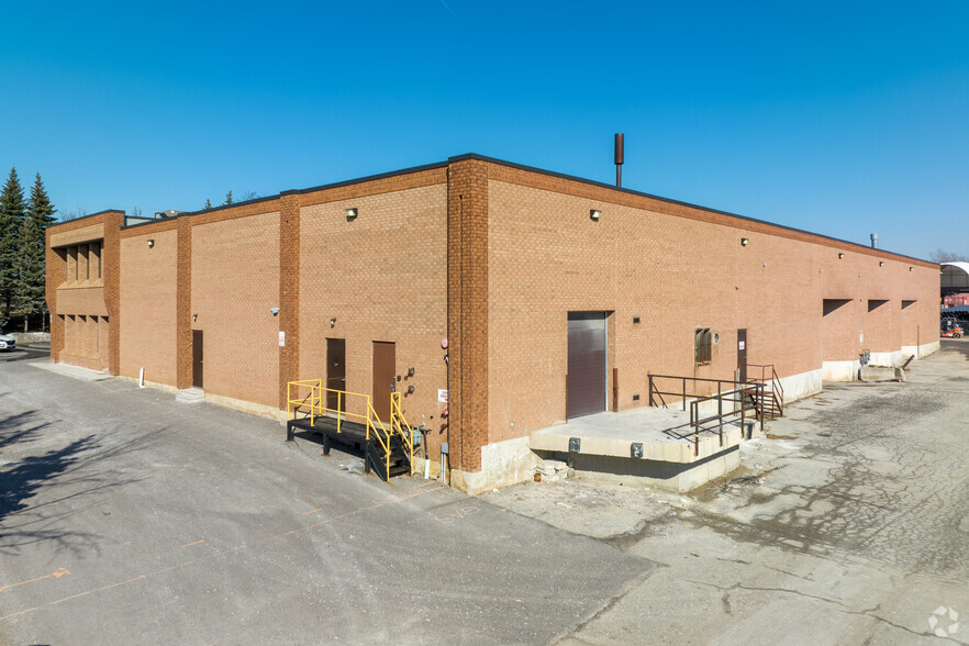 21 Rodinea Rd, Vaughan, ON for rent - Building Photo - Image 2 of 5