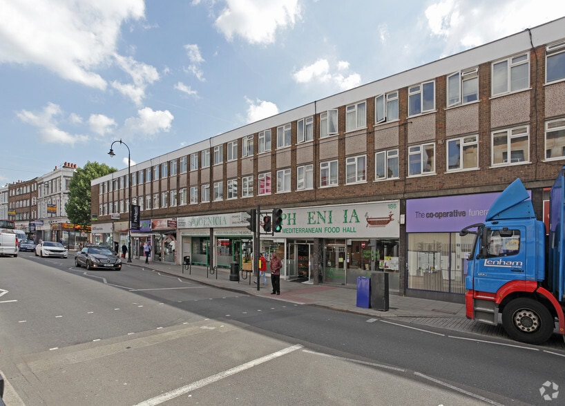 182-200 Kentish Town Rd, London to rent - Building Photo - Image 2 of 3