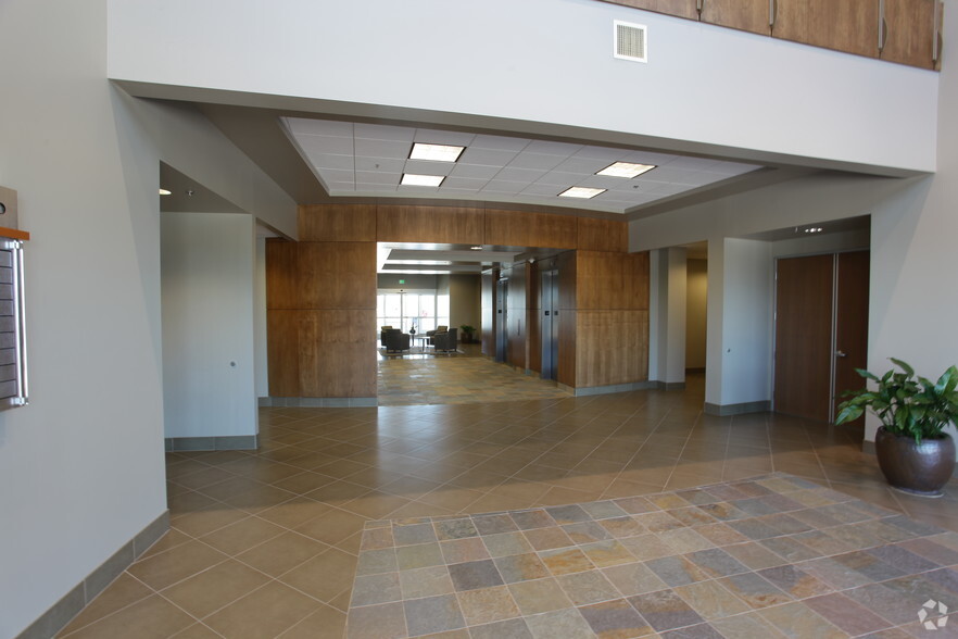 2295 Iron Point Rd, Folsom, CA for rent - Lobby - Image 2 of 14