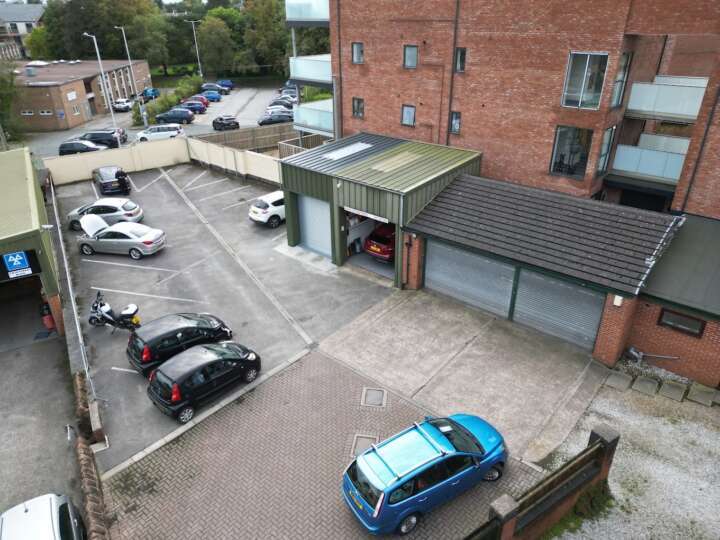 7 The Mount, Wirral to rent - Building Photo - Image 2 of 3
