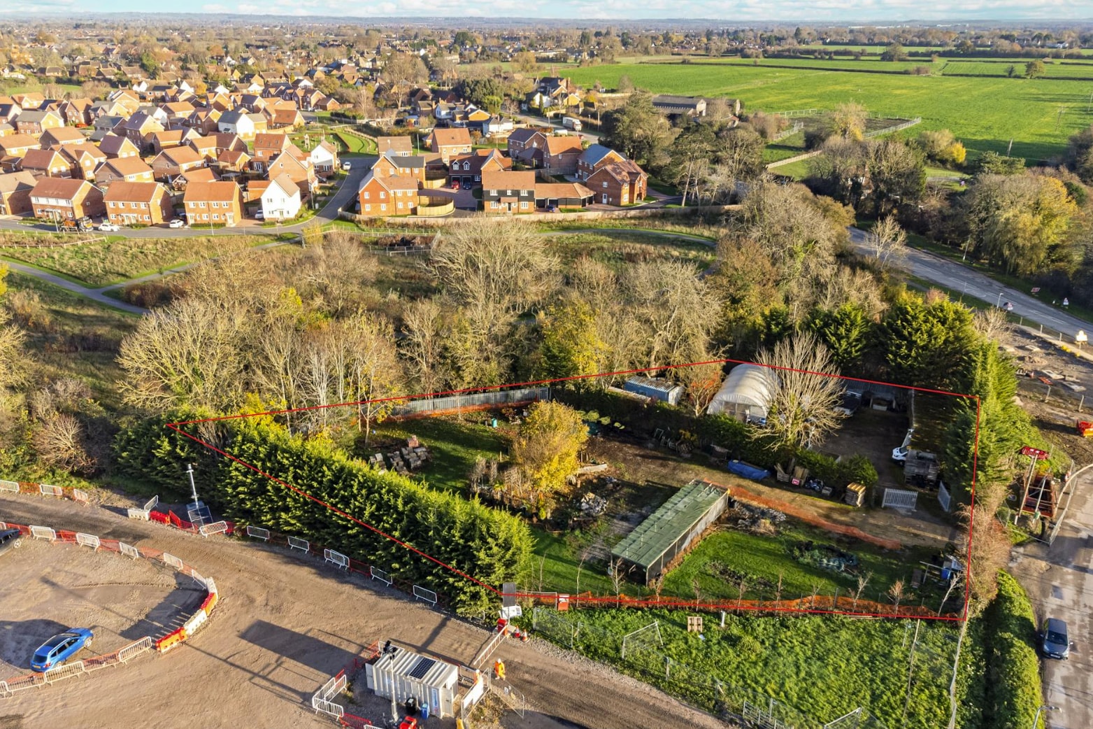 Old Risborough Rd, Aylesbury to rent Primary Photo- Image 1 of 7