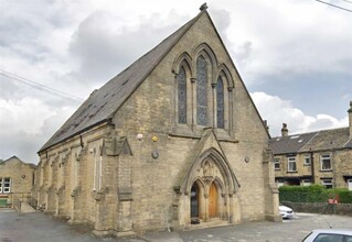 60 Bradford Rd, Pudsey for rent Building Photo- Image 1 of 2