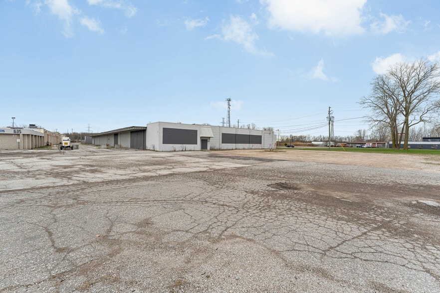 675 Tecumseh Rd W, Windsor, ON for sale - Building Photo - Image 1 of 1