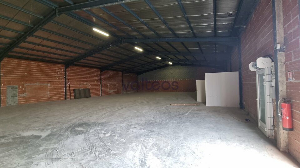 Light Industrial in Beauzelle to rent - Interior Photo - Image 1 of 4