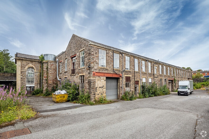 Cob Wall, Blackburn for sale - Primary Photo - Image 1 of 3