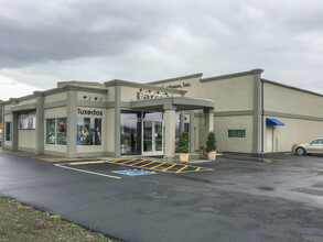 329 E Happy Valley Rd, Roseburg, OR for sale Building Photo- Image 1 of 1