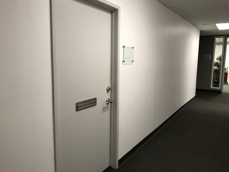 512 E Wilson Ave, Glendale, CA to rent - Building Photo - Image 3 of 35