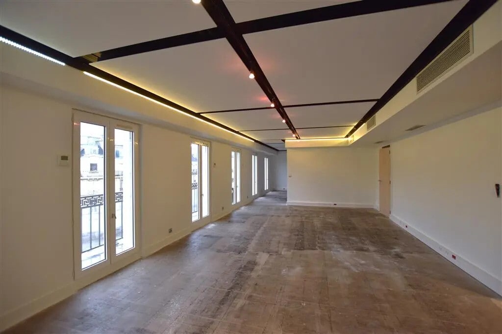 Location Bureaux 378 m² - Photo 1