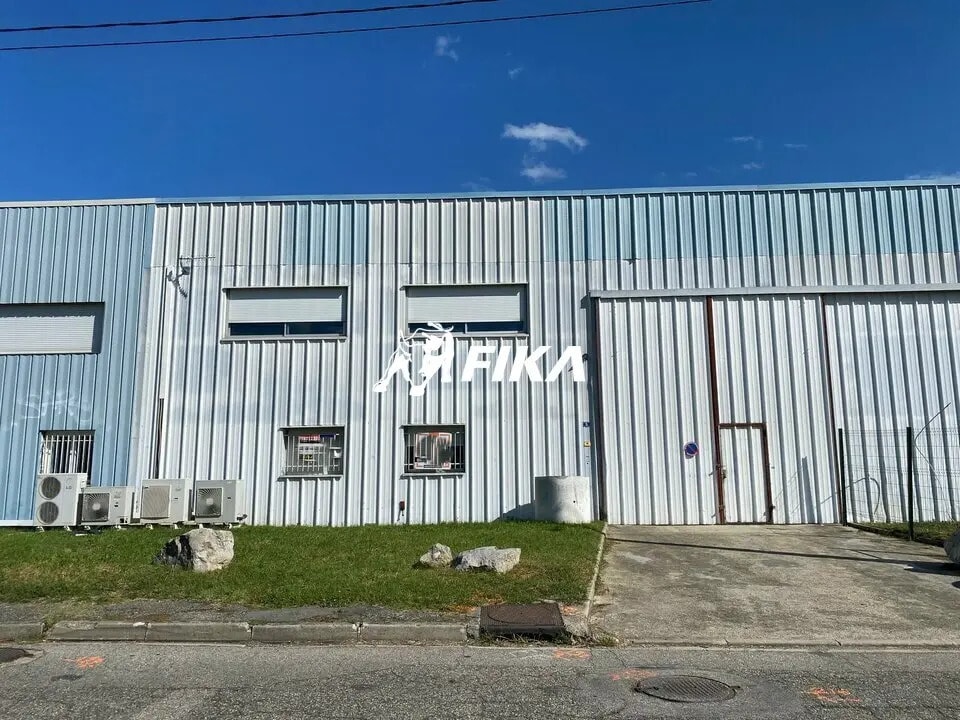Vente Local d'activités 480 m² - Photo 1