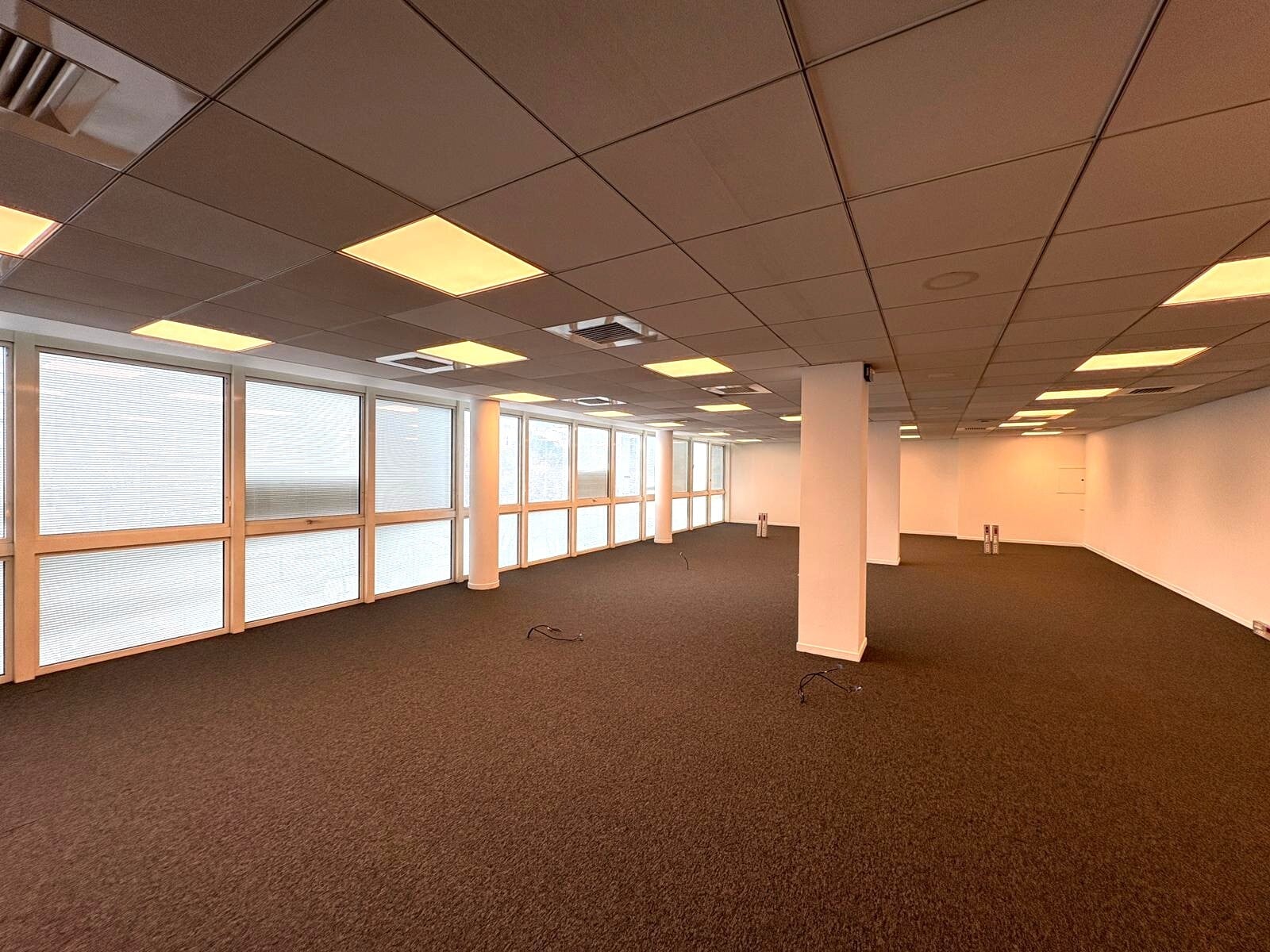 Office in Marseille for sale Interior Photo- Image 1 of 17
