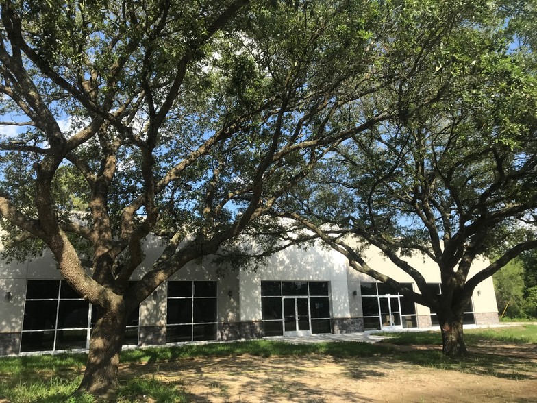 7600 Bayway Dr, Baytown, TX for sale - Primary Photo - Image 1 of 10