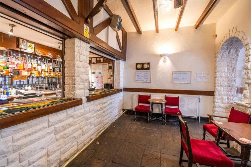 140 Grimsby Rd, Cleethorpes for sale - Interior Photo - Image 1 of 9