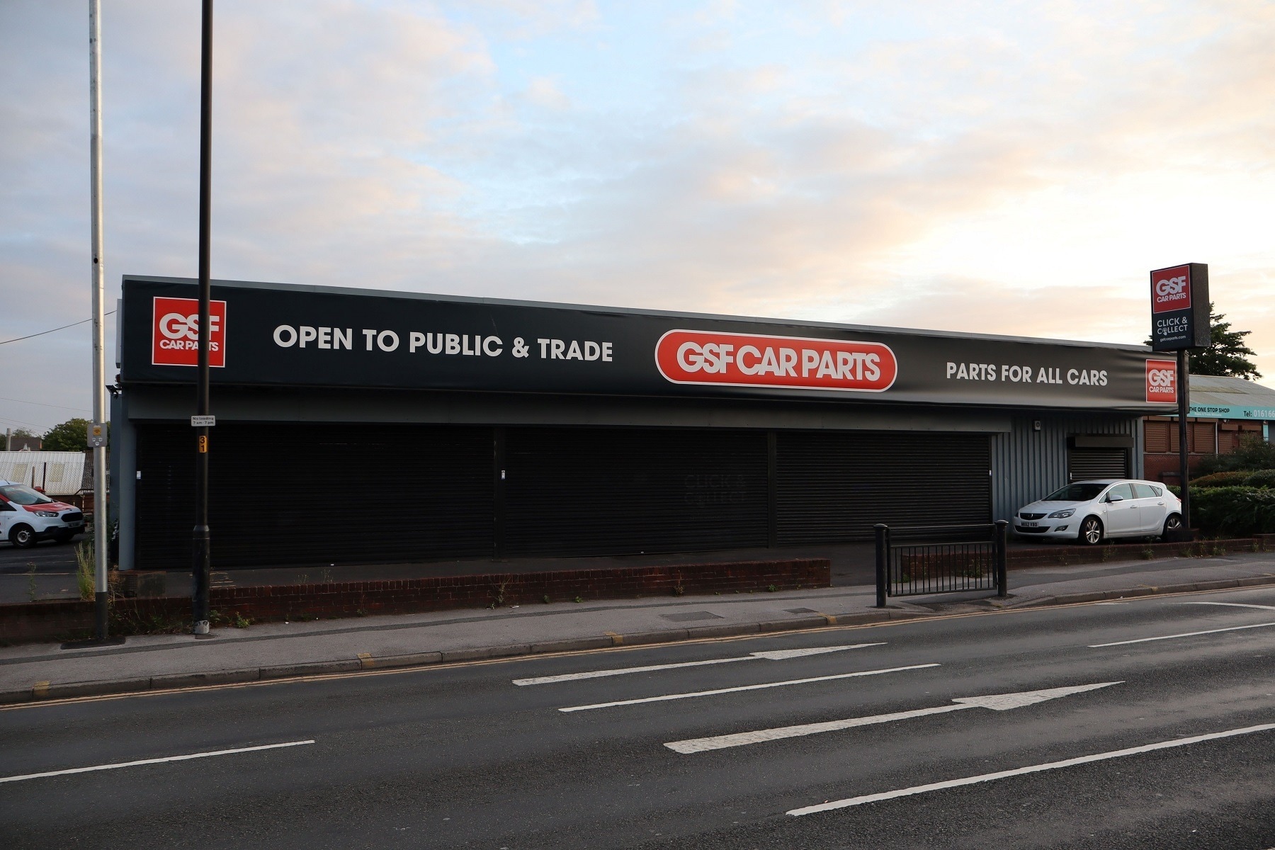 151-157 Huddersfield Rd, Oldham for sale Primary Photo- Image 1 of 1