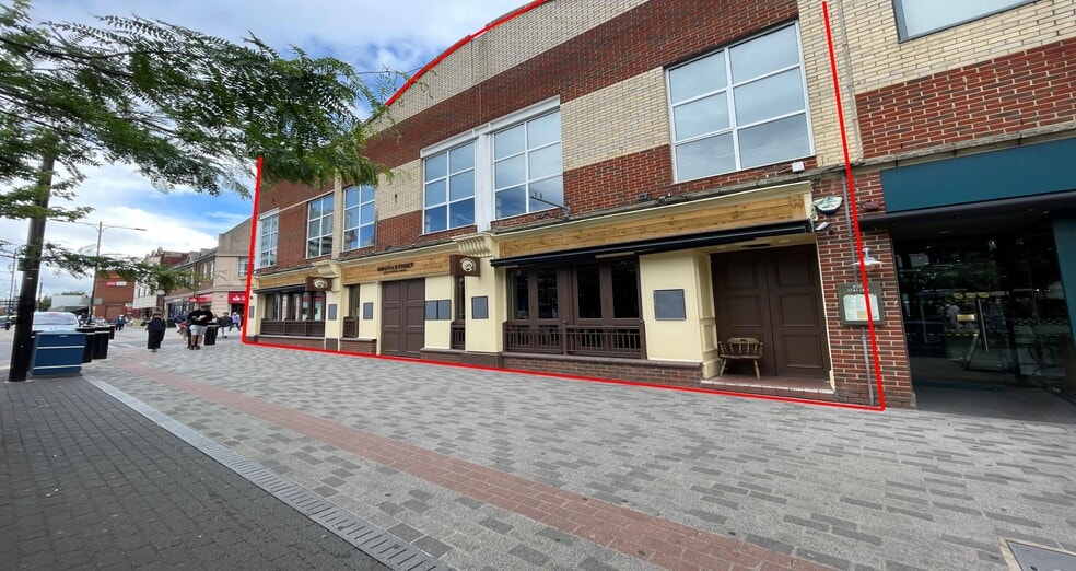 9-11 London Rd, Southend-On-Sea to rent - Building Photo - Image 1 of 7
