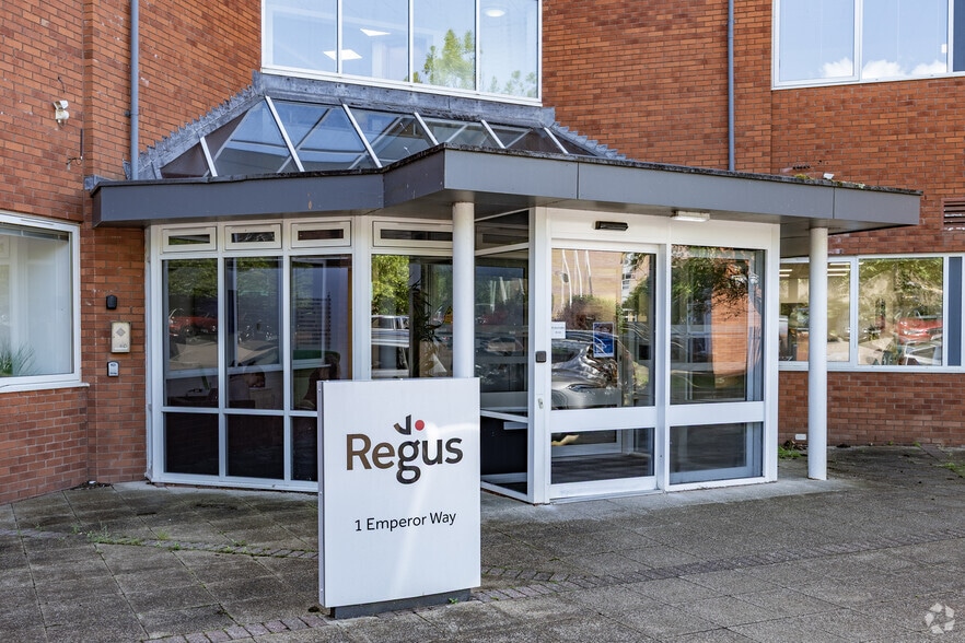 1 Emperor Way, Exeter to rent - Building Photo - Image 2 of 10