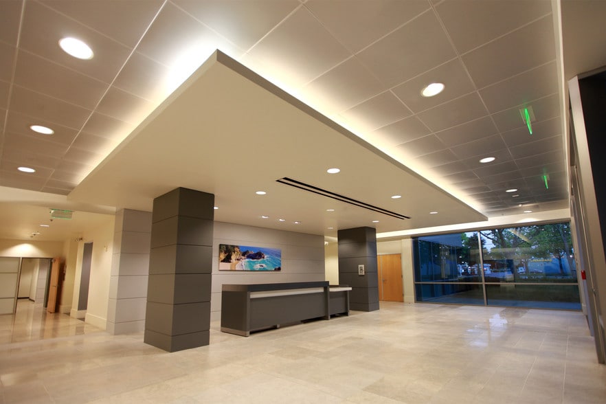 570 Meridian Ave, San Jose, CA to rent - Interior Photo - Image 2 of 5