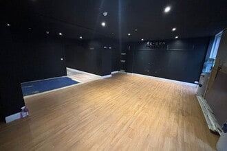 18-22 Bridge St, Belfast to rent Interior Photo- Image 2 of 2