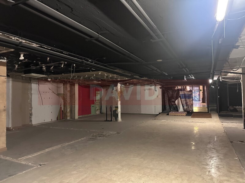 Retail in Barcelona, Barcelona to rent Interior Photo- Image 1 of 8