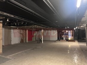 Retail in Barcelona, Barcelona to rent Interior Photo- Image 1 of 8