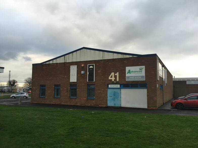 Corringham Rd, Gainsborough to rent - Building Photo - Image 3 of 5