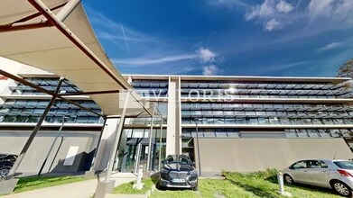 Office in Lyon to rent Building Photo- Image 1 of 6