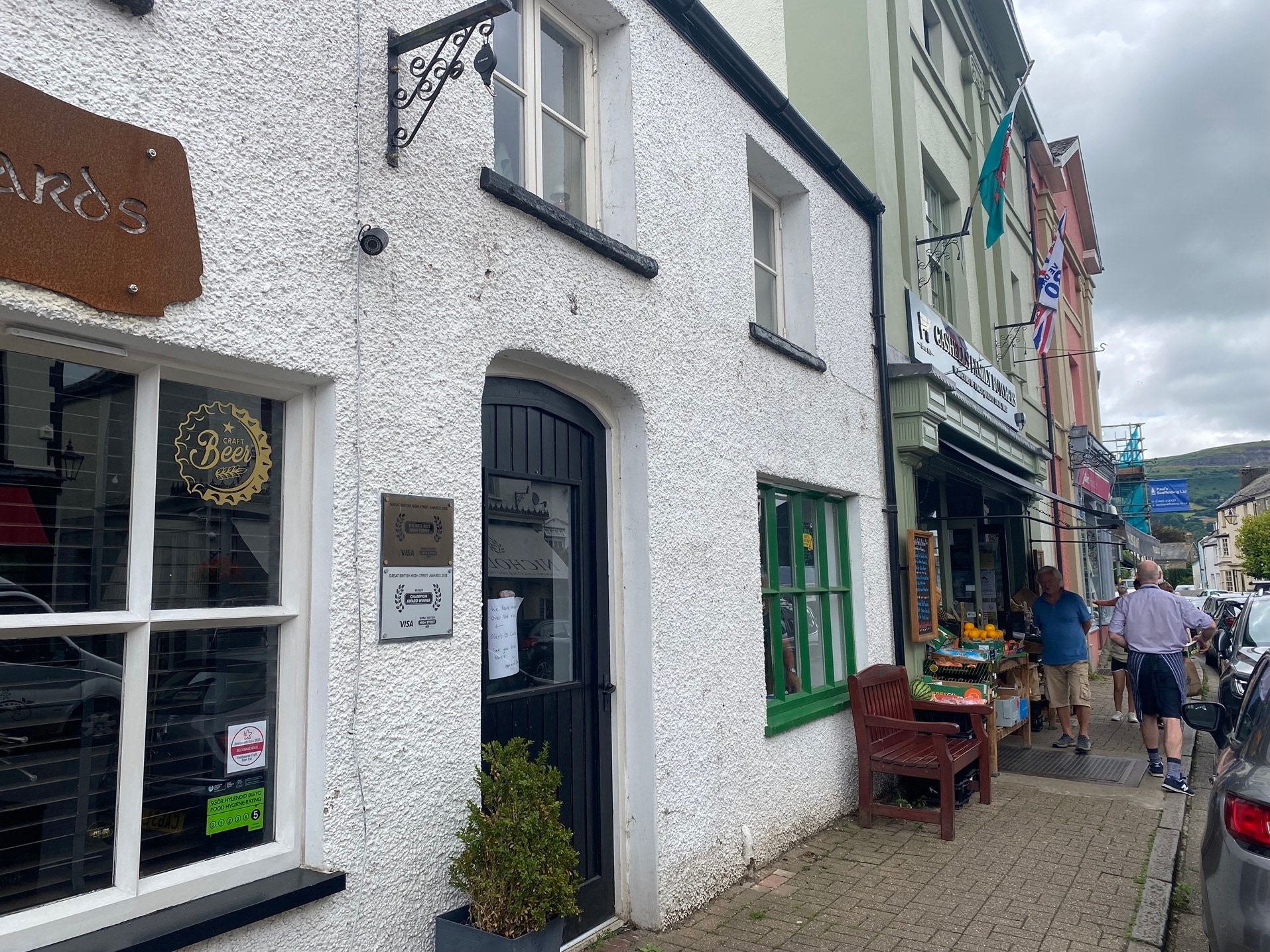 54 High St, Crickhowell to rent Primary Photo- Image 1 of 5