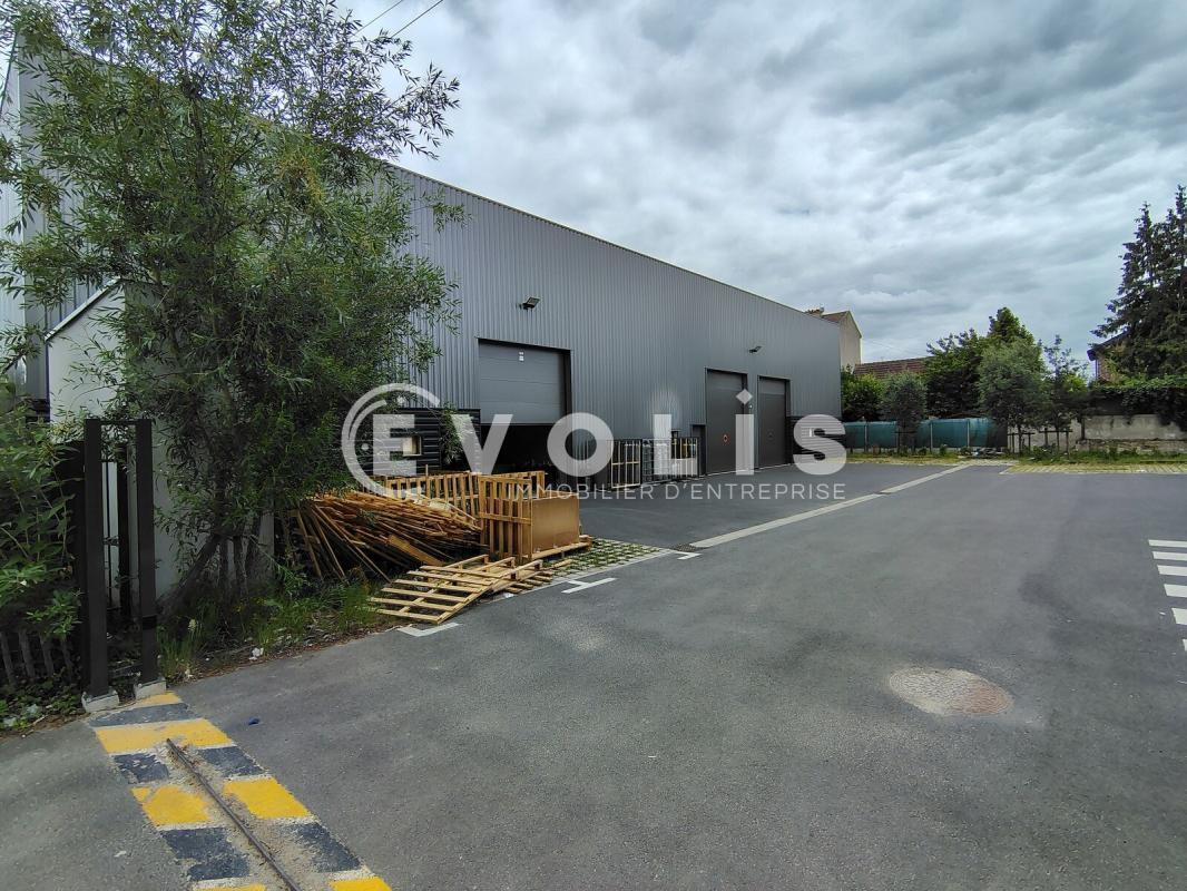 Light Industrial in Villeneuve-Saint-Georges to rent Building Photo- Image 1 of 7