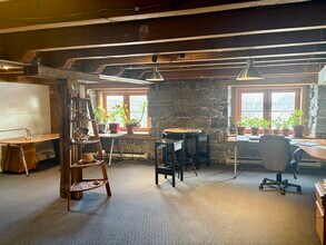 217 Rue De La Commune O, Montréal, QC to rent Interior Photo- Image 1 of 5