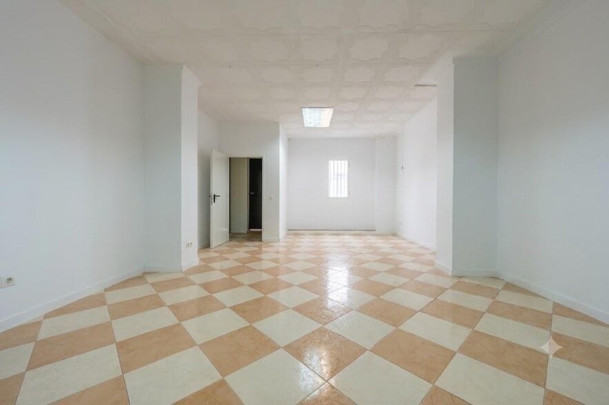 Calle Alfarería, 62, Pilas, Sevilla for sale - Building Photo - Image 3 of 16