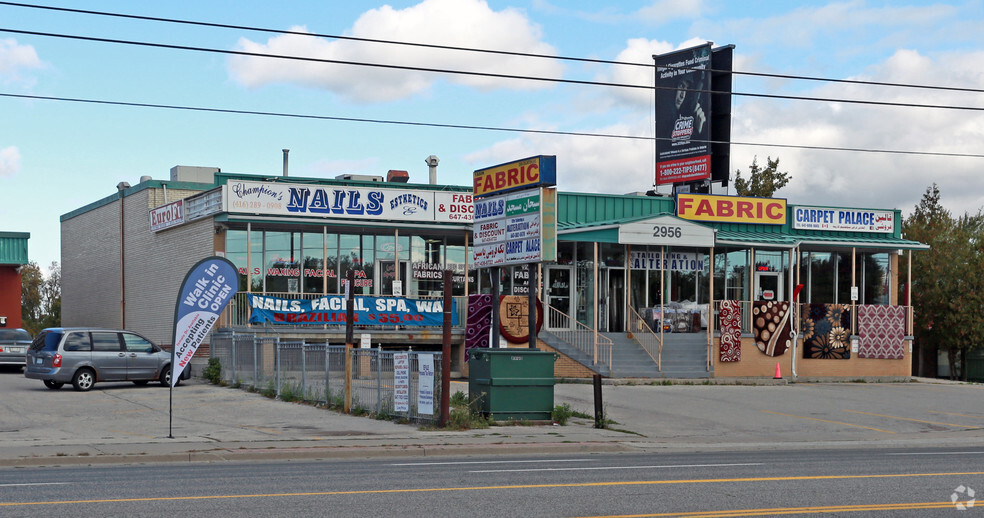 2956 Eglinton Ave E, Toronto, ON for rent - Building Photo - Image 3 of 4