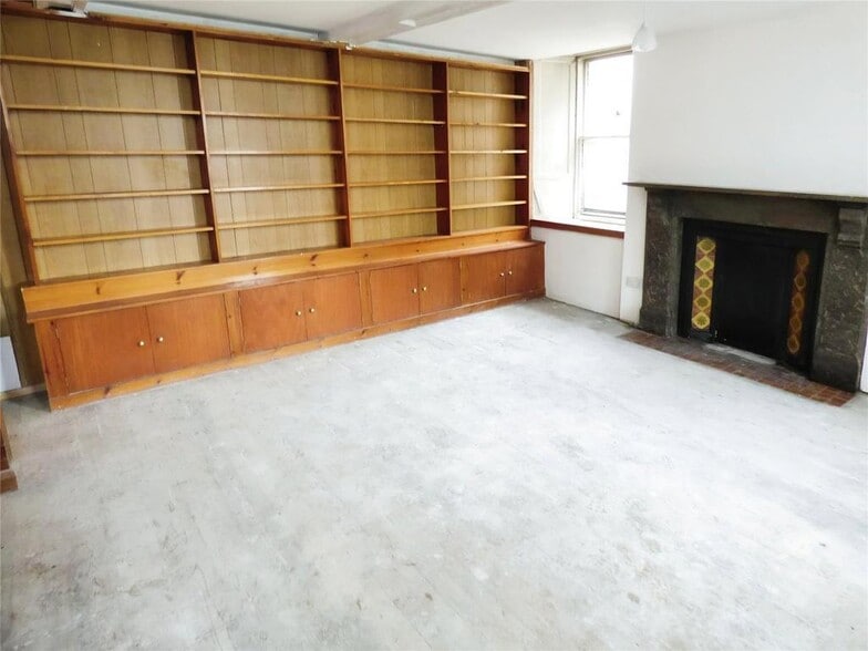 22 Market Sq, Kirkby Stephen to rent - Building Photo - Image 3 of 22