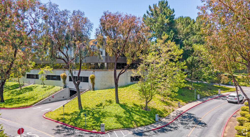 2000 Alameda de las Pulgas, San Mateo, CA for rent - Building Photo - Image 1 of 8