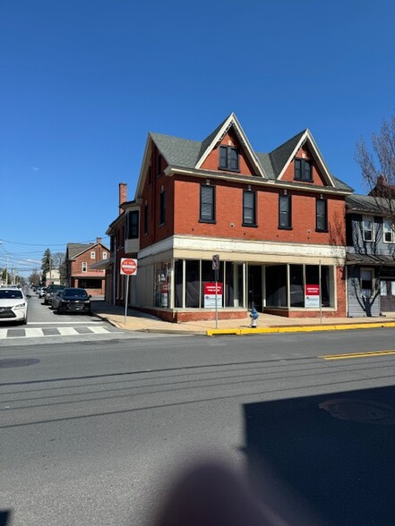 101-115 S Market St, Elizabethtown, PA for rent - Building Photo - Image 1 of 8